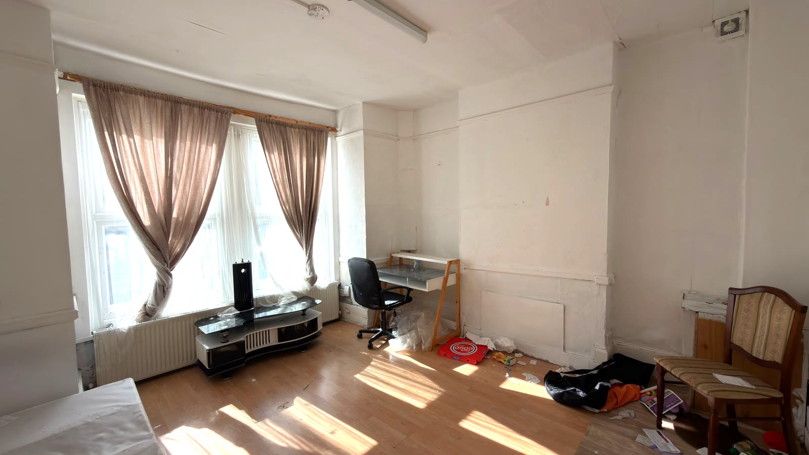 Image 2 of 24