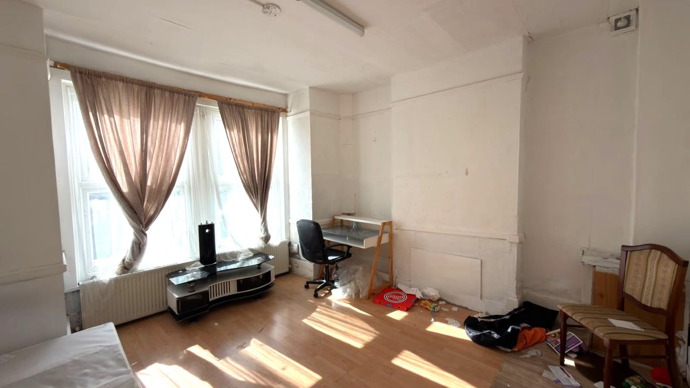 Image 2 of 24