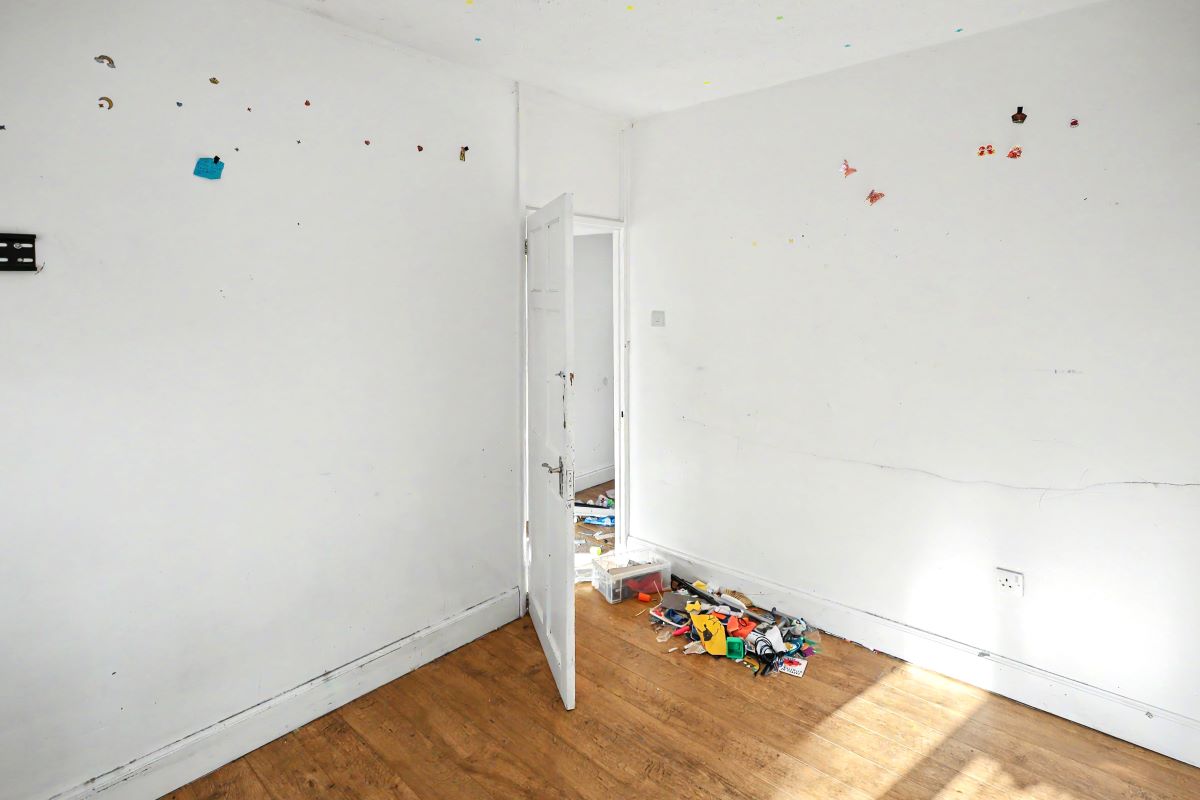 Image 9 of 16