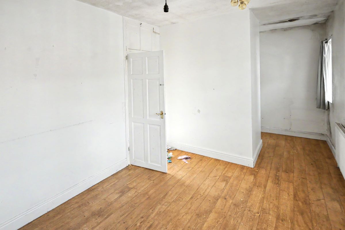 Image 11 of 16