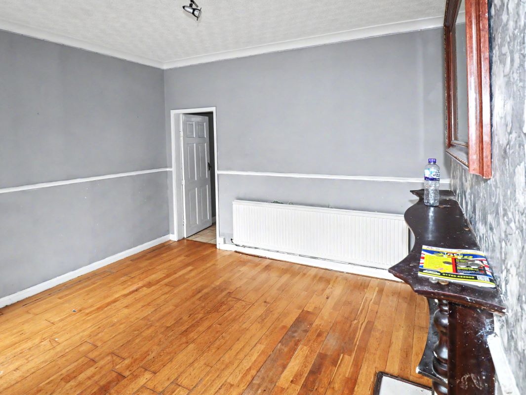 Image 2 of 18