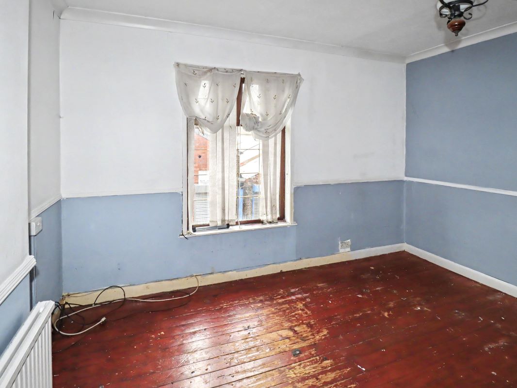 Image 10 of 18