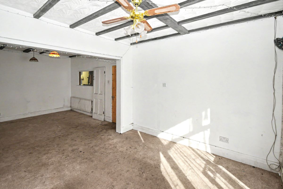 Image 3 of 25