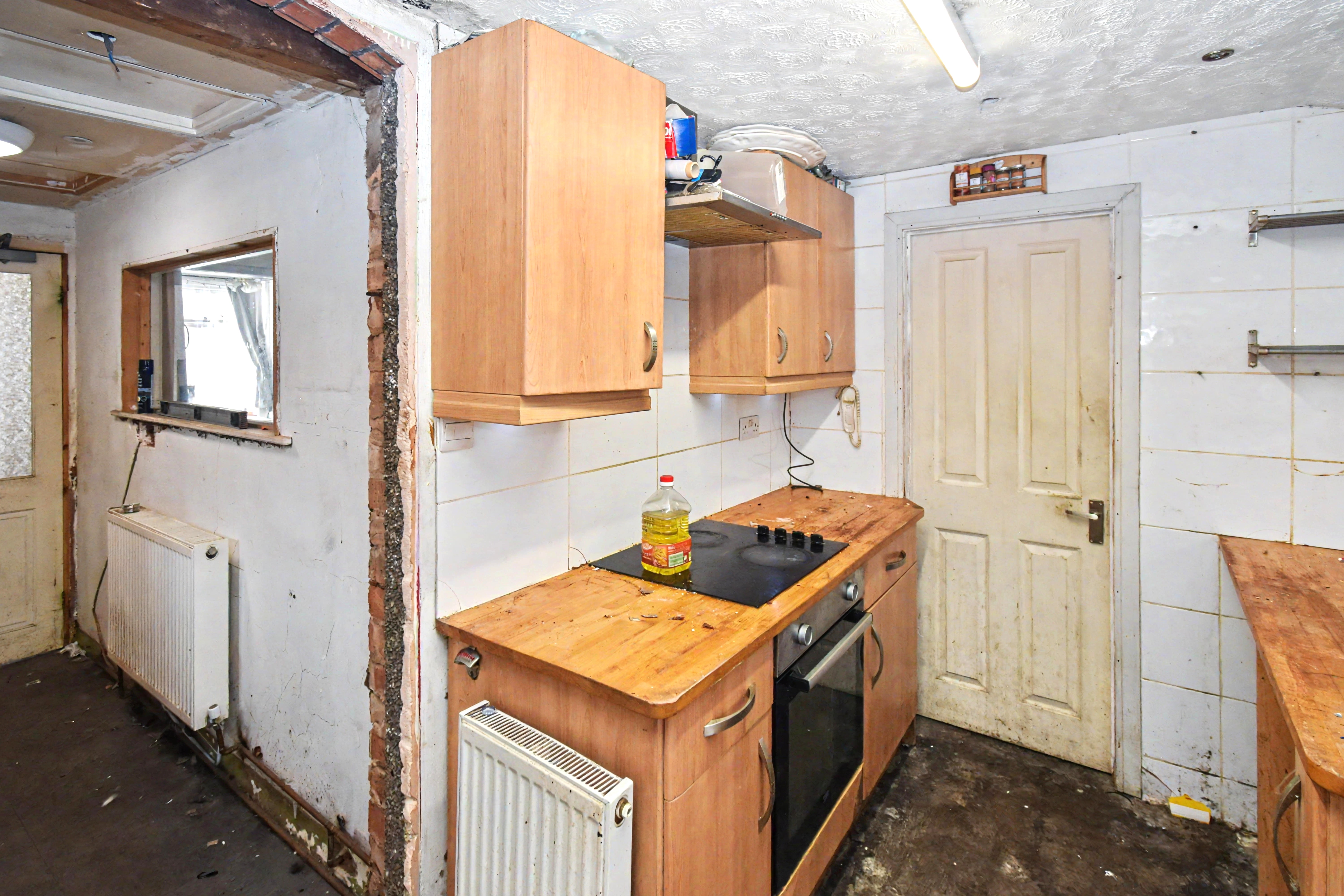 Image 6 of 25