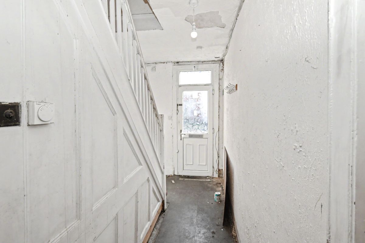 Image 19 of 25