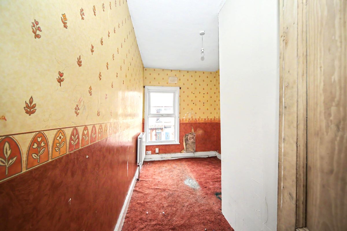 Image 11 of 18