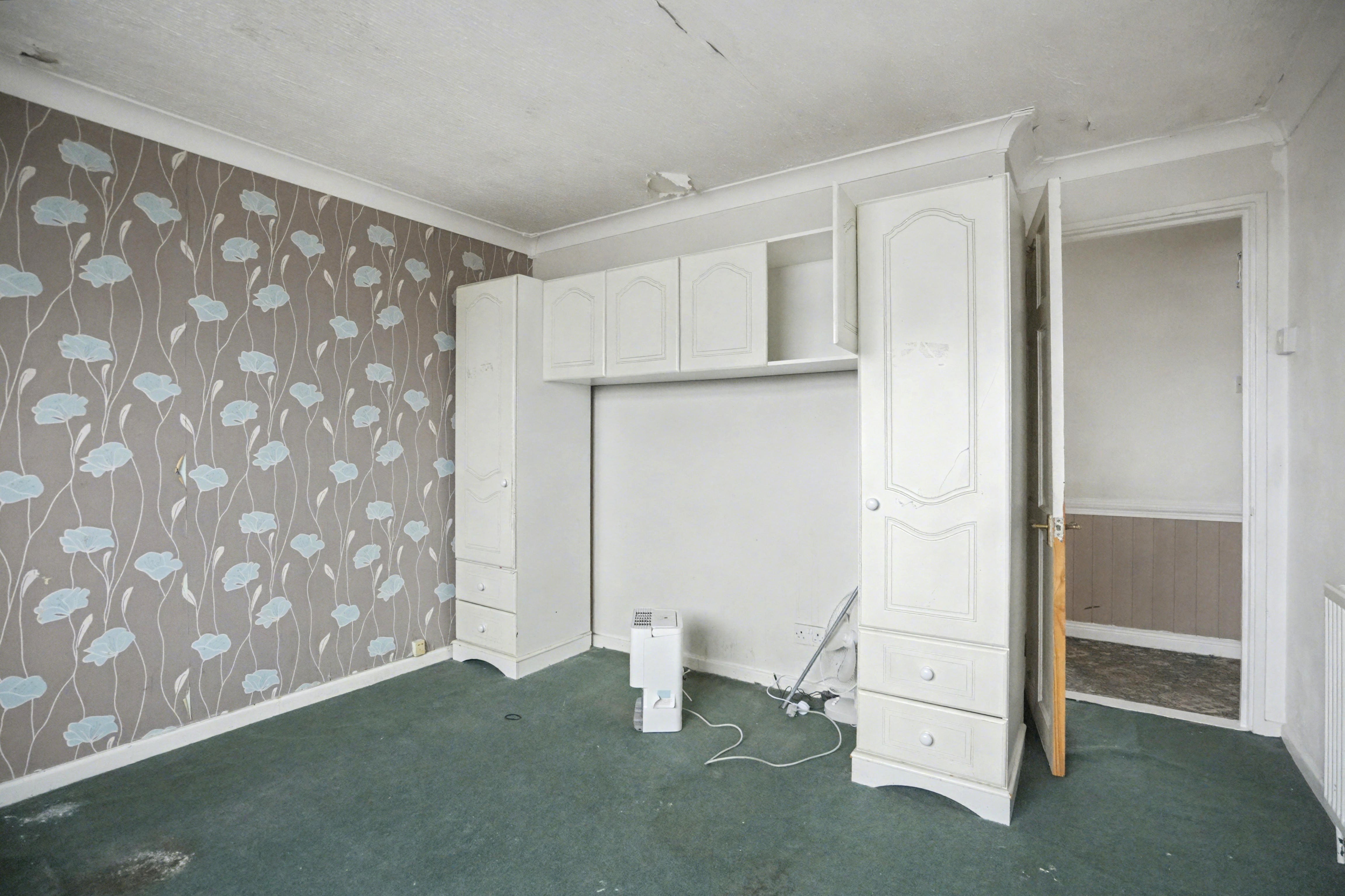 Image 10 of 18
