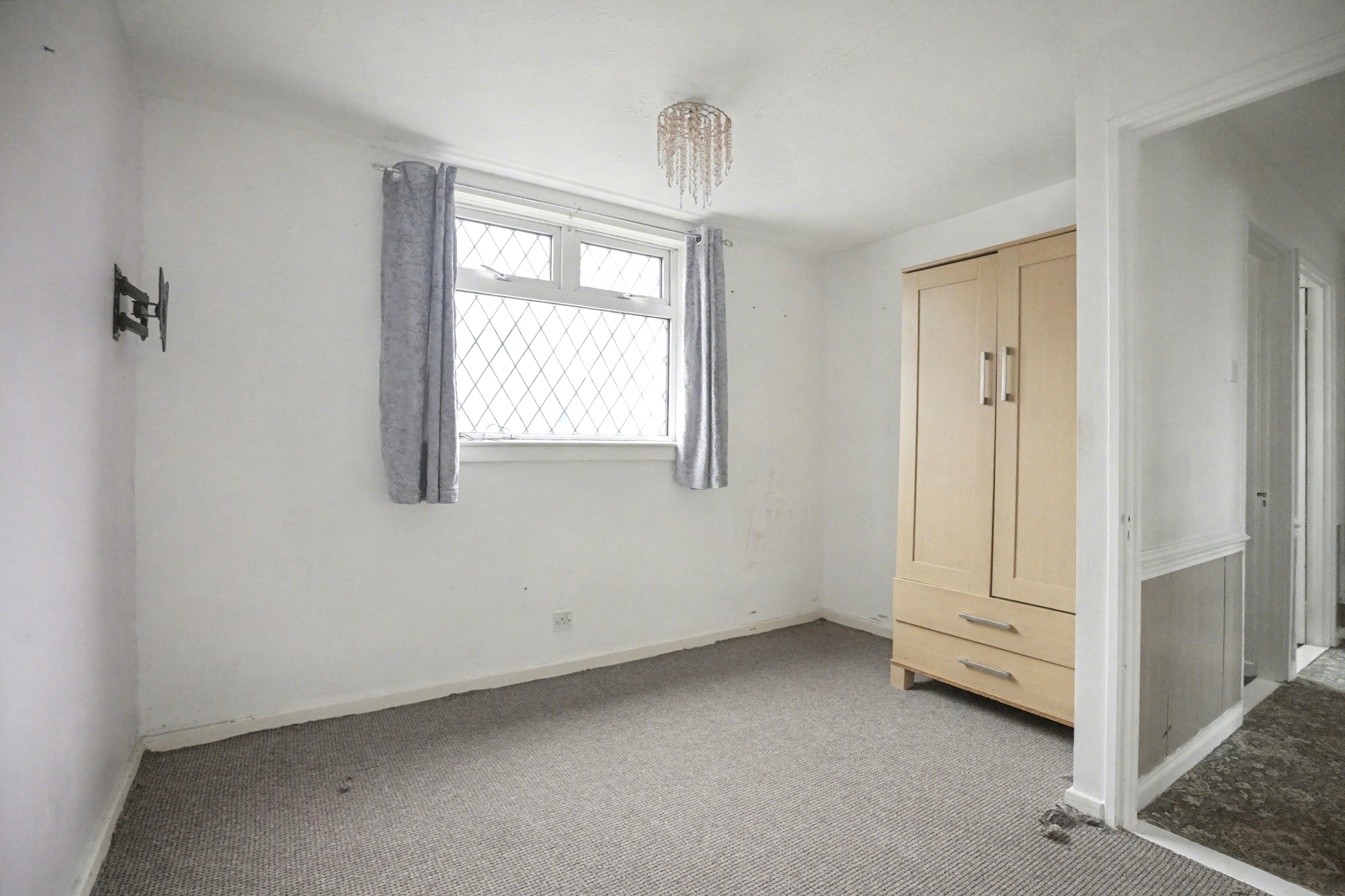 Image 11 of 18