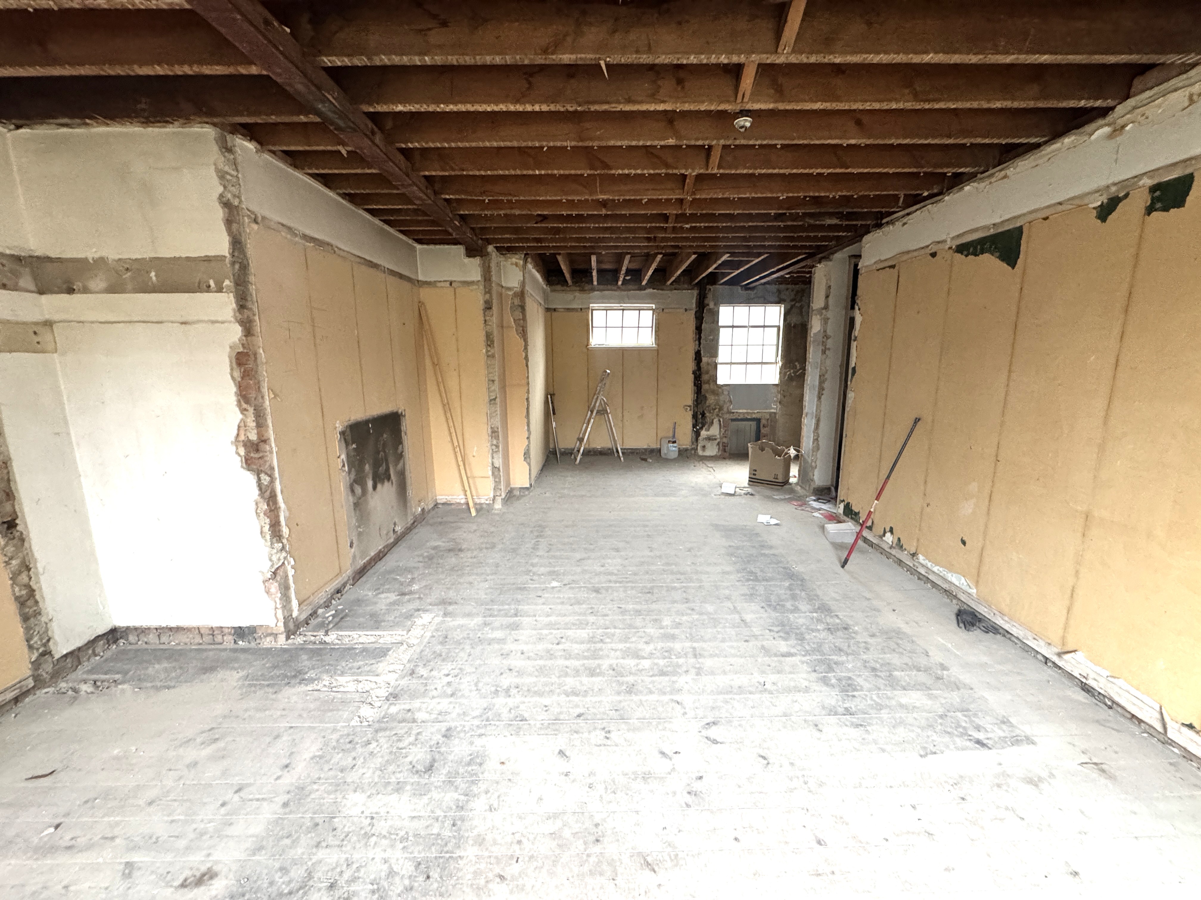 Image 4 of 12