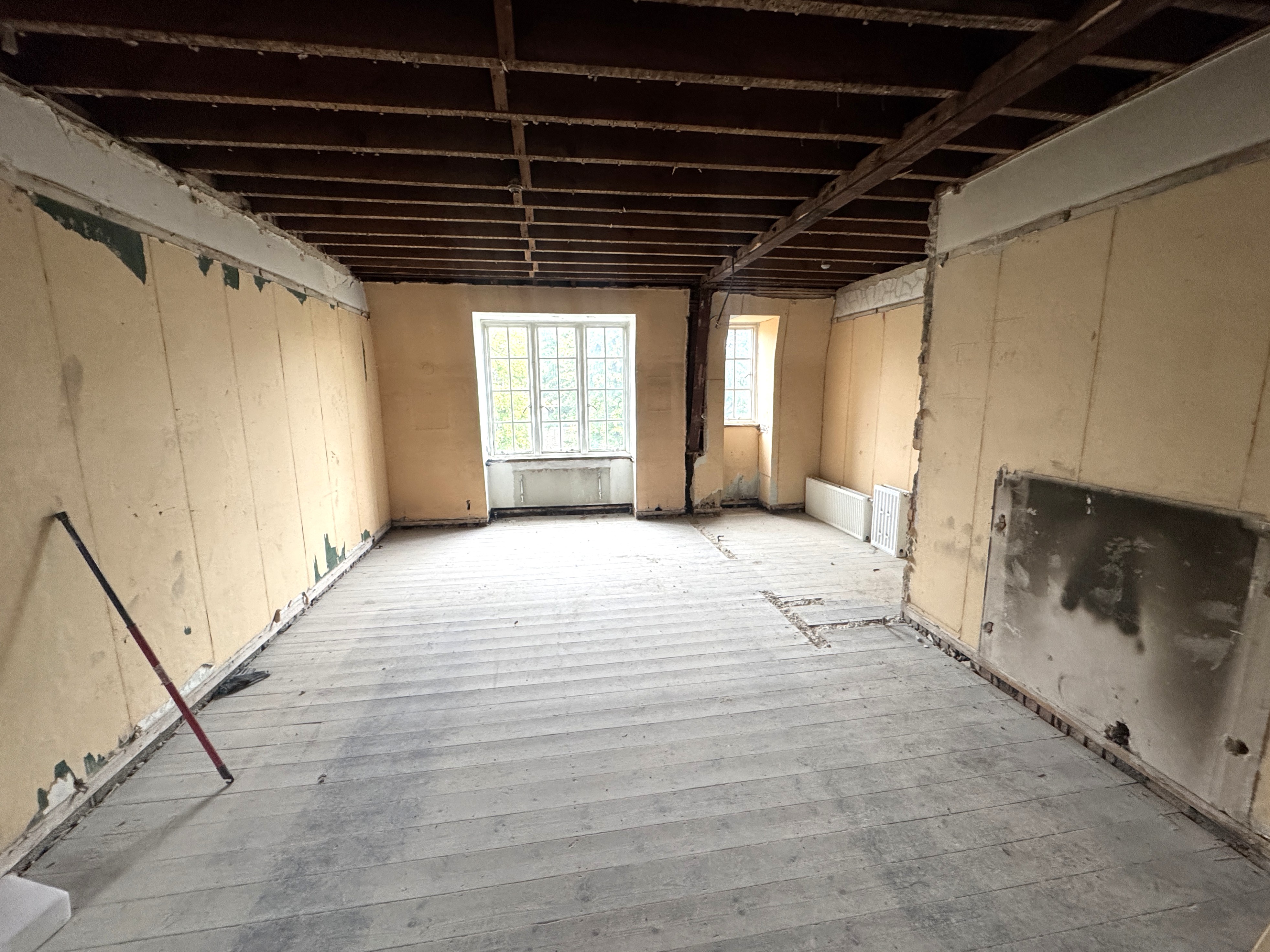 Image 2 of 12