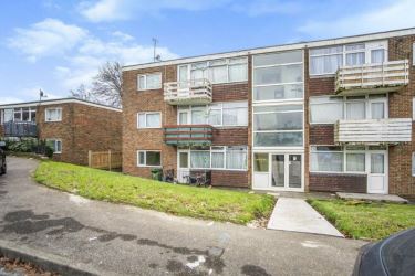 Flat 9 Mereworth House, Cypress Court, Rochester, Kent, ME2 4PX