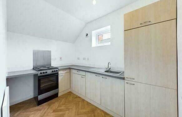 Flat C, 440 Anlaby Road, Hull, North Humberside, HU3 6QP