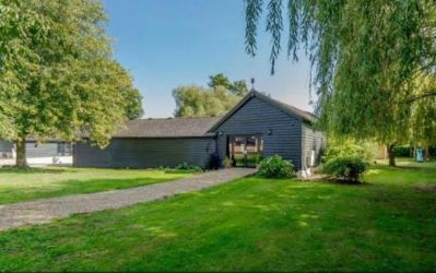 Broadfans Barn, Cherry Street, Duton Hill, Dunmow, Essex, CM6 2EE