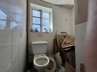 2 Bury Barn Cottages, Lechlade Road, Burford, Oxfordshire, OX18 4JF