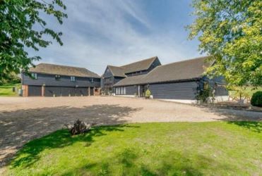 Broadfans Barn, Cherry Street, Duton Hill, Dunmow, Essex, CM6 2EE