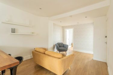Flat 2, 4 Long Street, Tetbury, Gloucestershire, GL8 8AQ