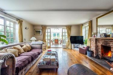 Willow Cottage, 5 Bath Road, Hungerford, Berkshire, RG17 0HE