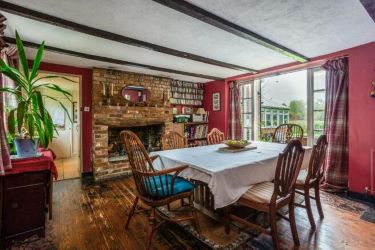 Willow Cottage, 5 Bath Road, Hungerford, Berkshire, RG17 0HE