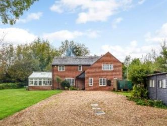 Willow Cottage, 5 Bath Road, Hungerford, Berkshire, RG17 0HE