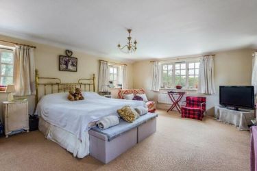 Willow Cottage, 5 Bath Road, Hungerford, Berkshire, RG17 0HE