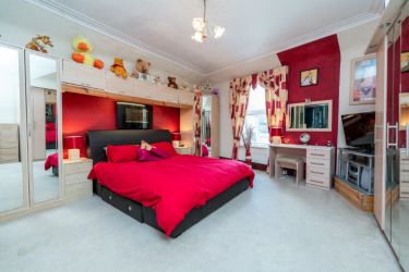 Royal Hotel, 63 Broad Street, Fraserburgh, Aberdeenshire, AB43 9AU