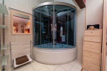 Royal Hotel, 63 Broad Street, Fraserburgh, Aberdeenshire, AB43 9AU