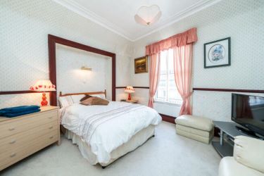 Royal Hotel, 63 Broad Street, Fraserburgh, Aberdeenshire, AB43 9AU