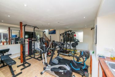 Royal Hotel, 63 Broad Street, Fraserburgh, Aberdeenshire, AB43 9AU