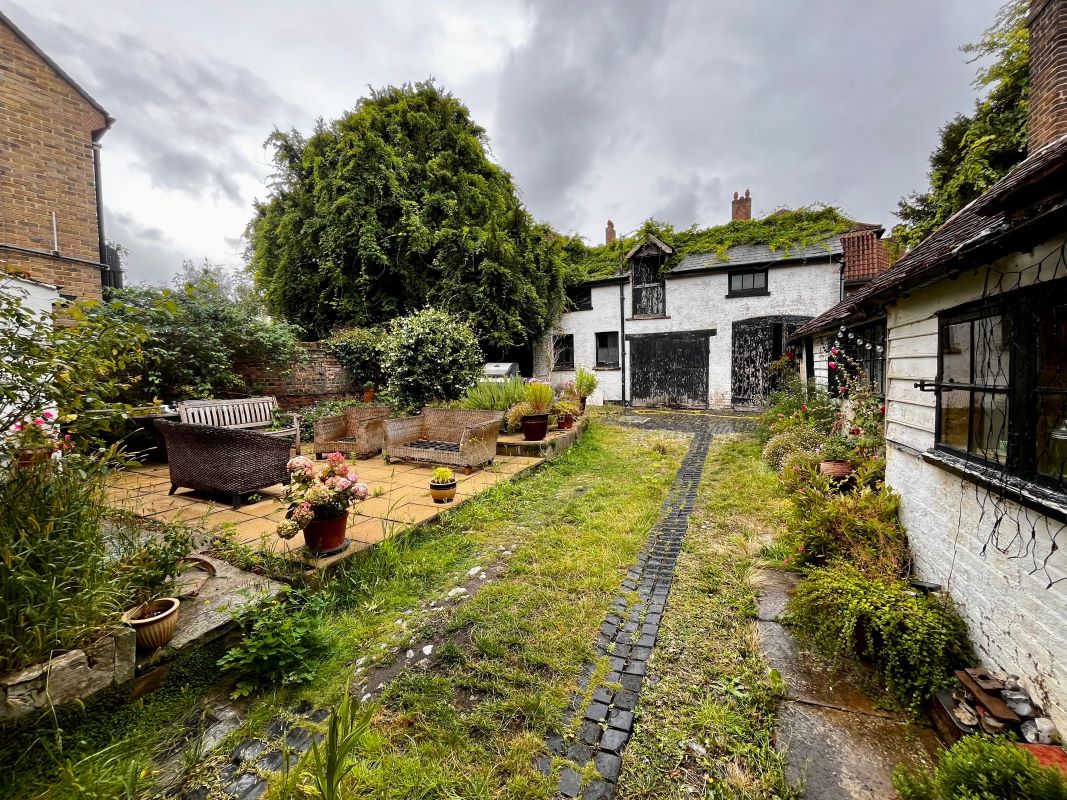 North Lodge, 21 North Street, Carshalton, Surrey, SM5 2HW