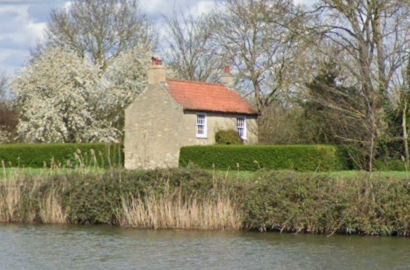 Eggshell Cottage on the Riverbank, Bridge Farm Lane, Ten Mile Bank, Downham Market, Norfolk, PE38 0HB