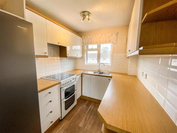 2 Maesbury, Hanham, Bristol, Avon, BS15 9SY