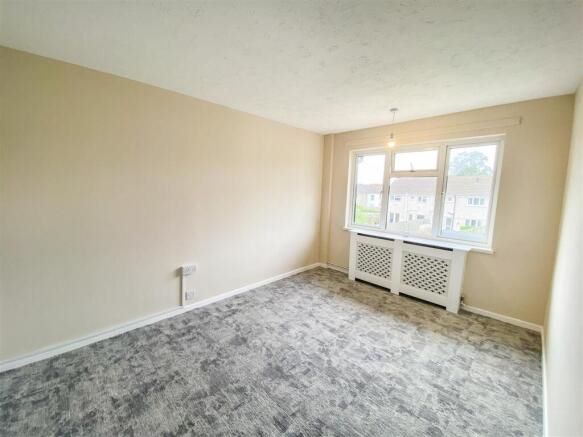 2 Maesbury, Hanham, Bristol, Avon, BS15 9SY