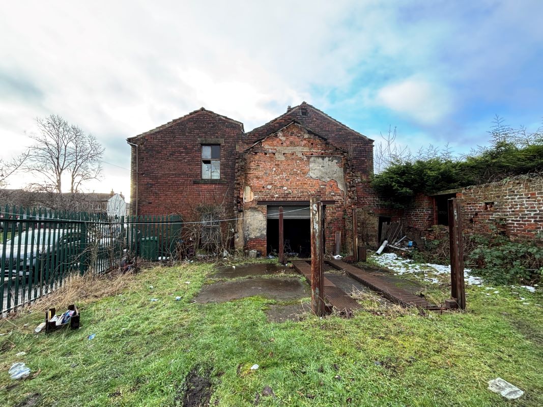 Photo of 1-5 Greenside, Heckmondwike, West Yorkshire, WF16 9QD