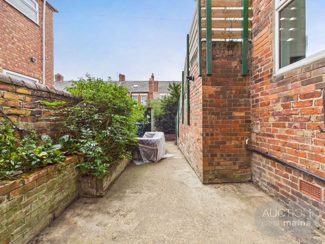 102 Brinkburn Avenue, Gateshead, Tyne And Wear, NE8 4JU