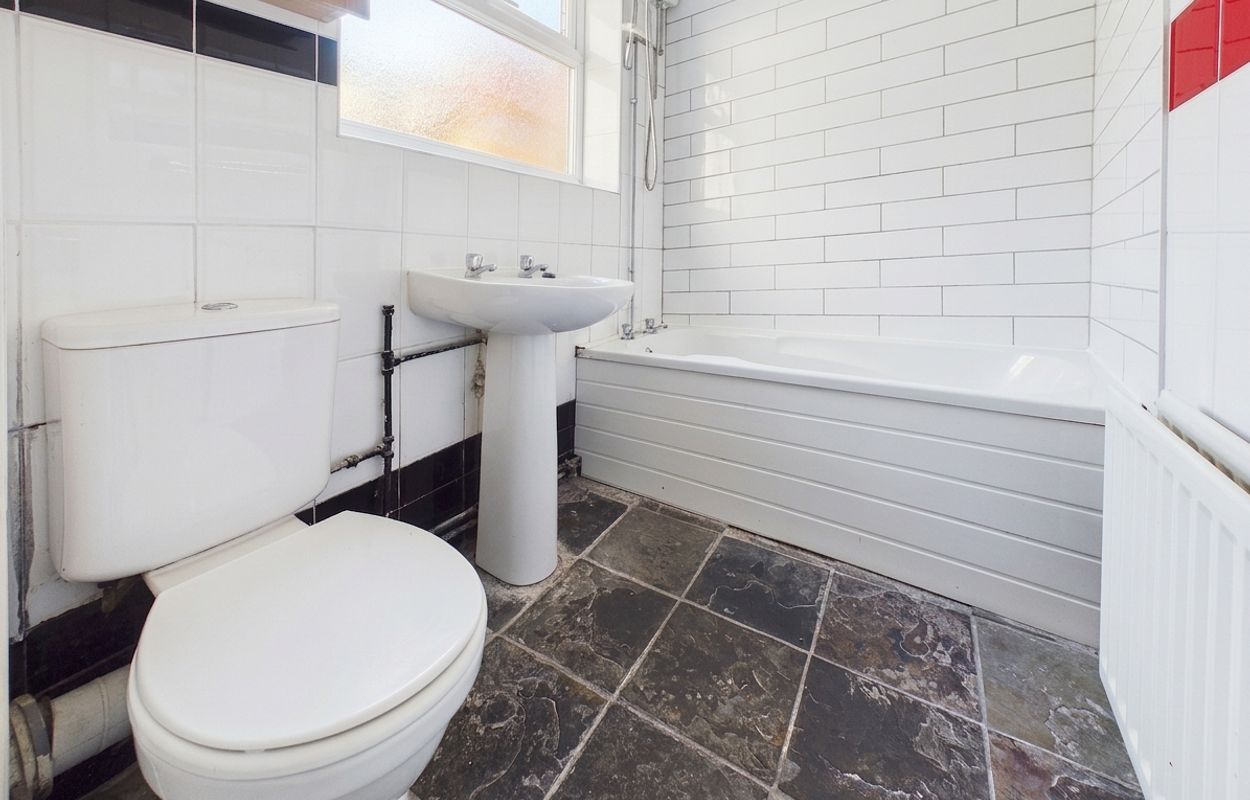 30 Rayleigh Grove, Gateshead, Tyne And Wear, NE8 4QQ