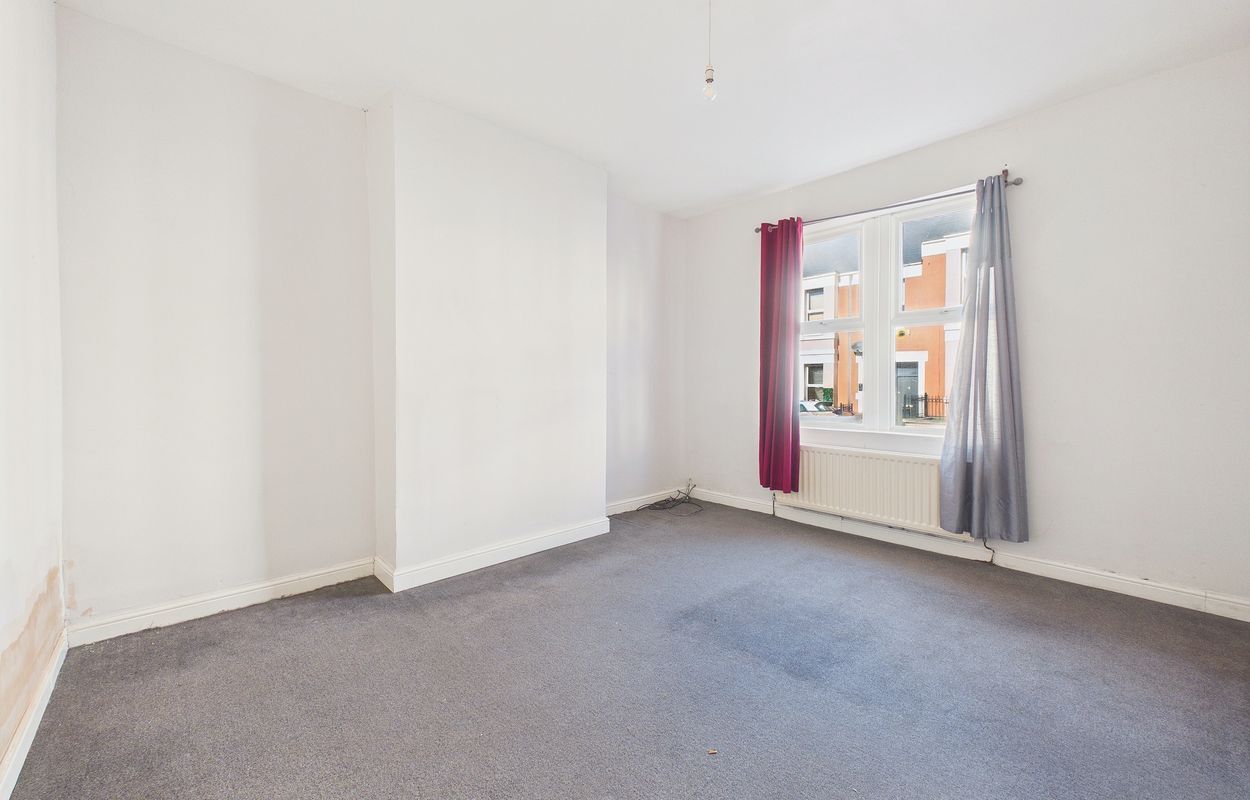 30 Rayleigh Grove, Gateshead, Tyne And Wear, NE8 4QQ