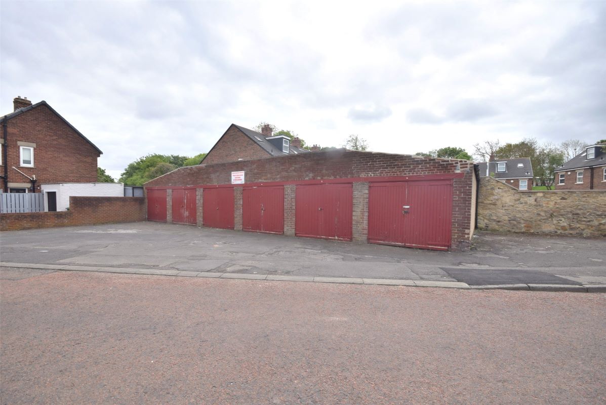 Block of 6 Garages, Garth Farm Road, Blaydon, Gateshead, NE21 6DF