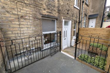 16 Heath View Street, Halifax, West Yorkshire, HX1 2JU