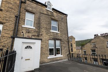 16 Heath View Street, Halifax, West Yorkshire, HX1 2JU