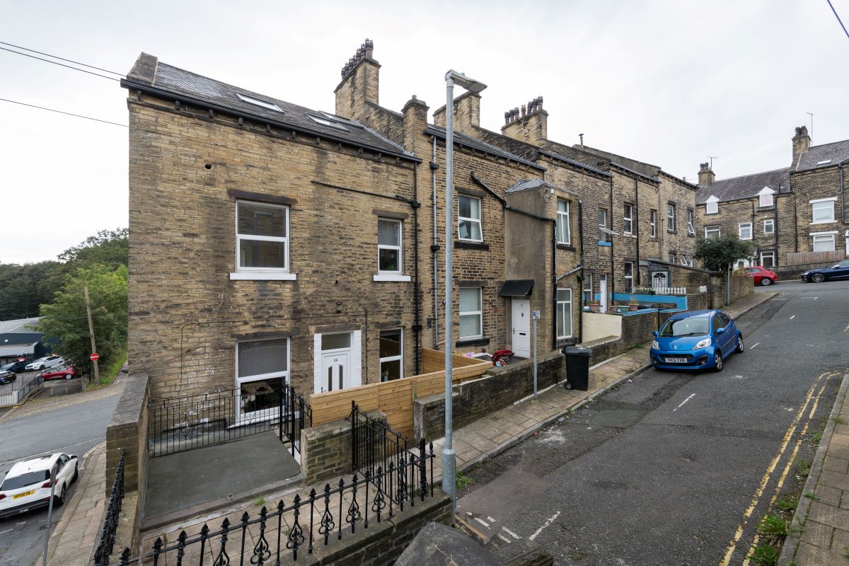 16 Heath View Street, Halifax, West Yorkshire, HX1 2JU