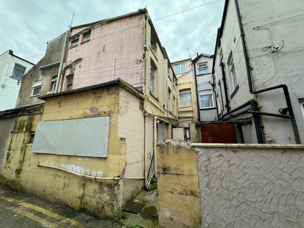 Wakefield House Hotel, 18 Hull Road, Blackpool, Lancashire, FY1 4QB