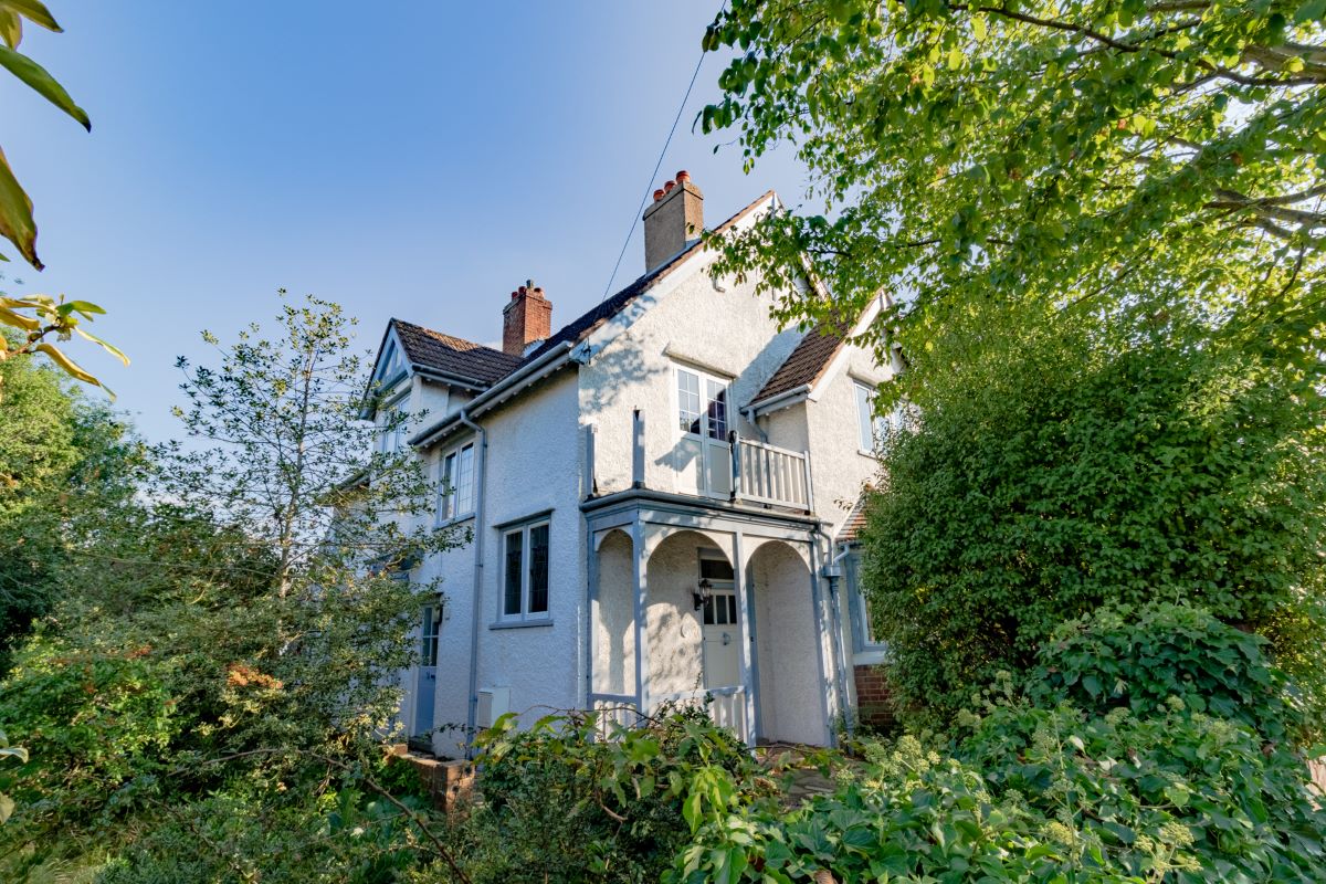 Parkland Grove, Ashford, Middlesex, TW15 2JW Online Auctions