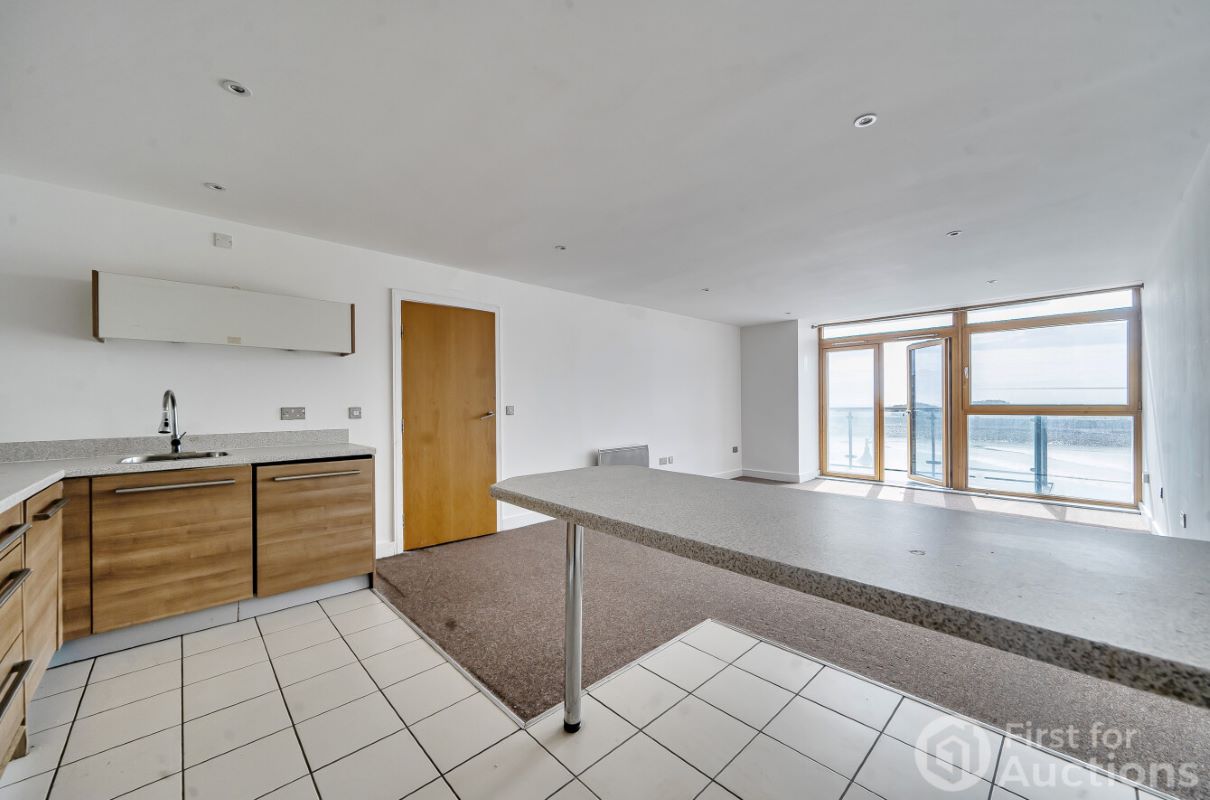 Image 4 of 19