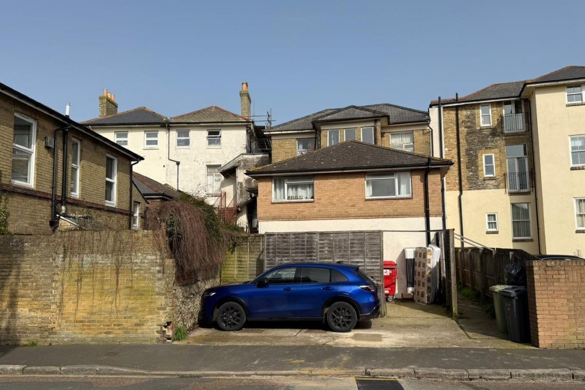Image 3 of 11