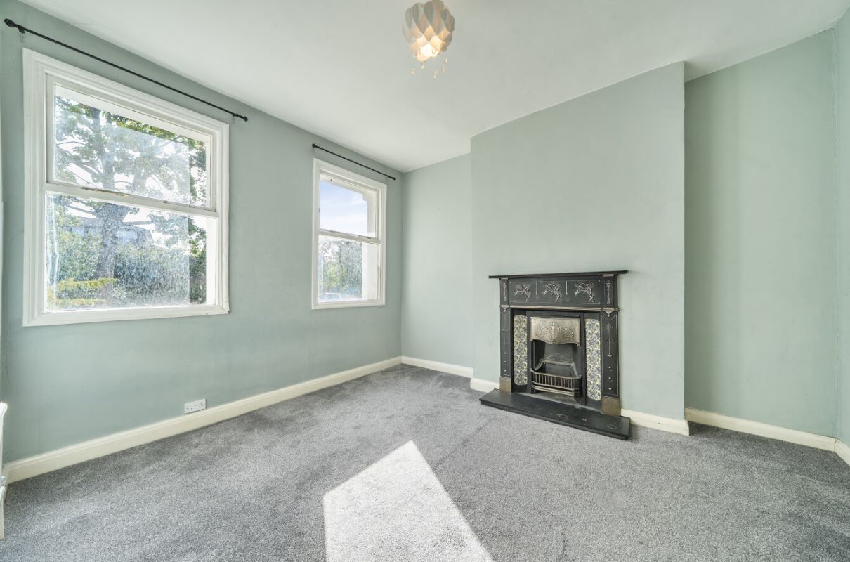 Image 4 of 9