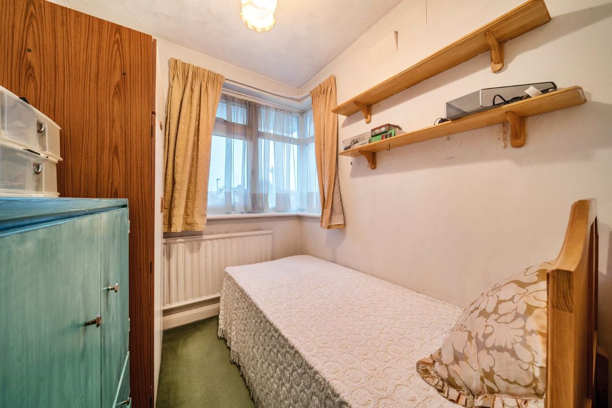 Image 10 of 18