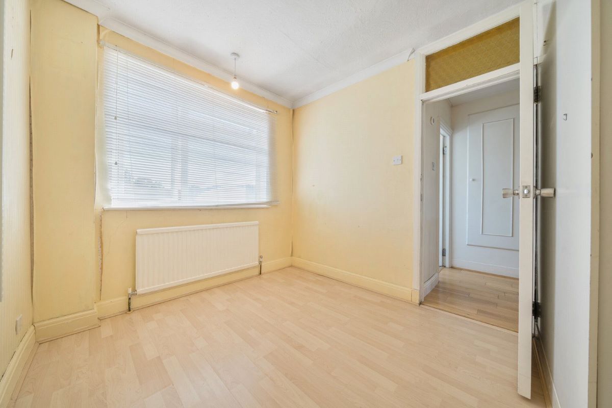 Image 10 of 16
