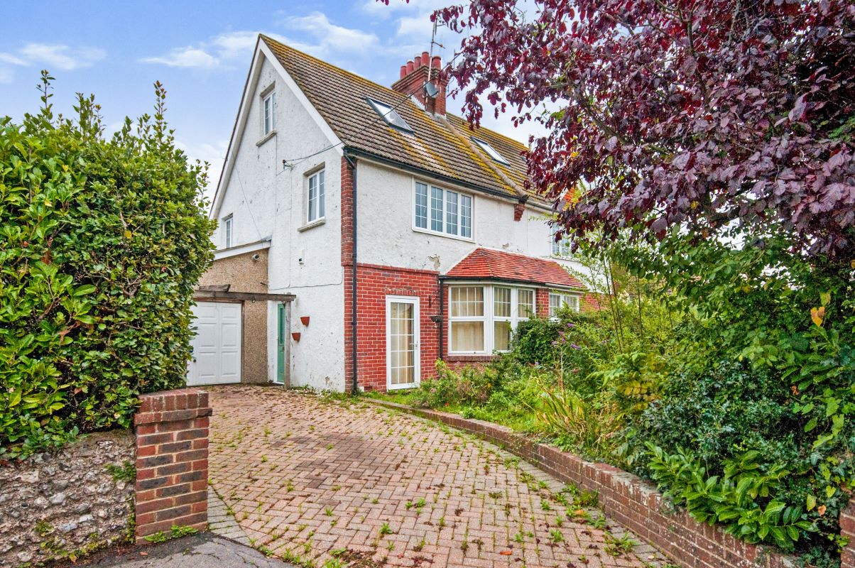 Garage 35 At, Honeyhill Road, Bracknell, Berkshire, RG42 1YJ Online Auctions