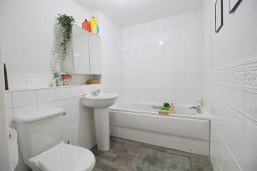 Flat 4, 79 Marland Way, Stretford, Manchester, Lancashire, M32 0NQ