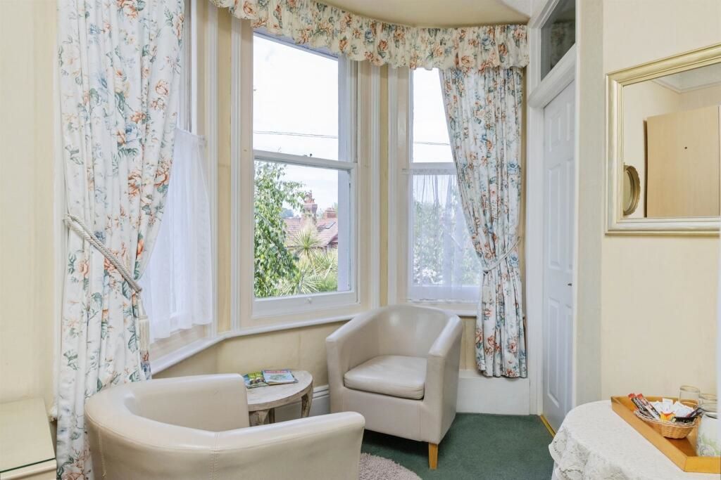 33 St. Andrews Road, Paignton, Devon, TQ4 6HA